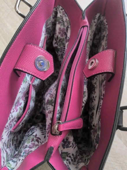 Photo of free Handbag (BH9) #4