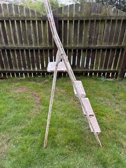 Photo of free Step ladder (Hd34uw) #3