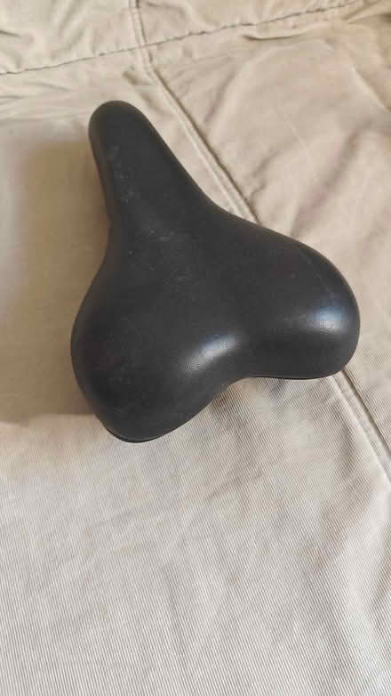 Photo of free Bike saddle / bike seat (Balgreen EH11) #1