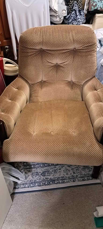 Photo of free Mid 1990's arm chair (Wirral, Pensby CH61) #2