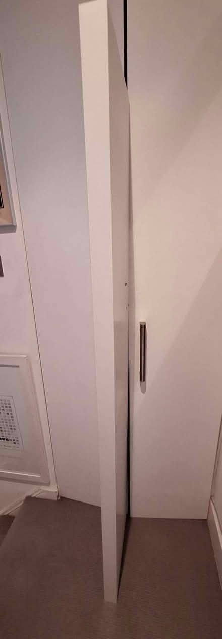 Photo of free White shelf 174 x 39 x 5 cm (Kennington SE11) #2
