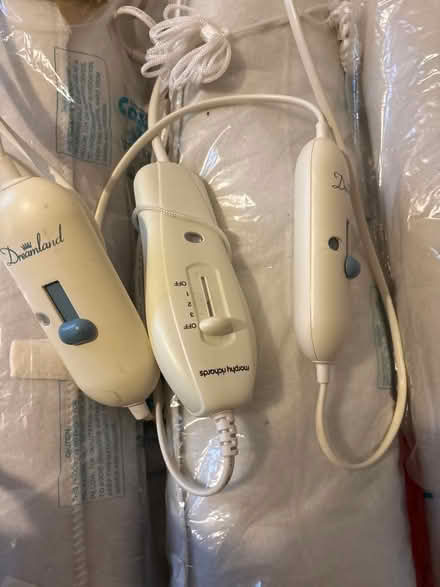 Photo of free Heat mattress cover (Hampden Park BN22) #2