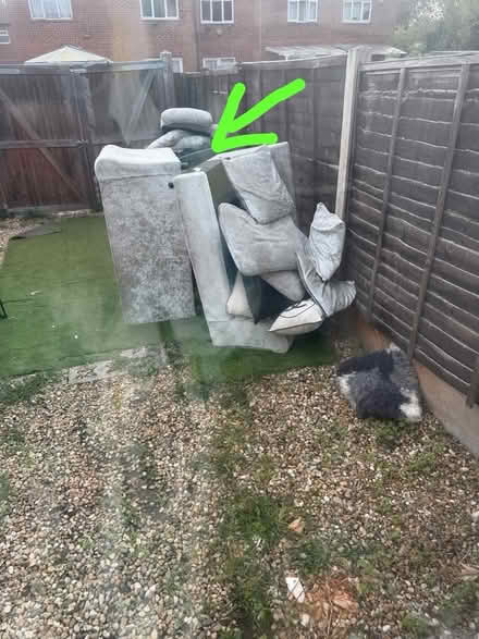 Photo of free 5 seaters sofa (Thamesmead SE28) #3