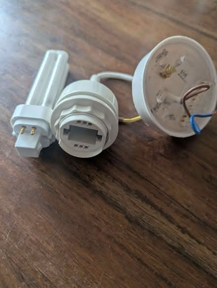 Photo of free Pendant ceiling light fitting with bulb (Berkhamsted HP4) #1