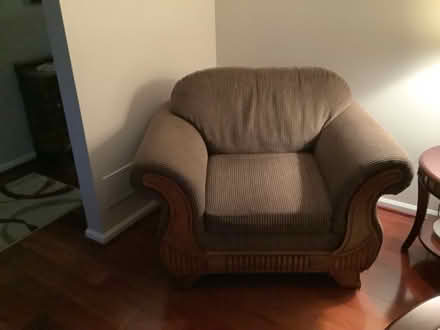 Photo of free 2chairs and loveseat (Near Neshaminy Mall) #2