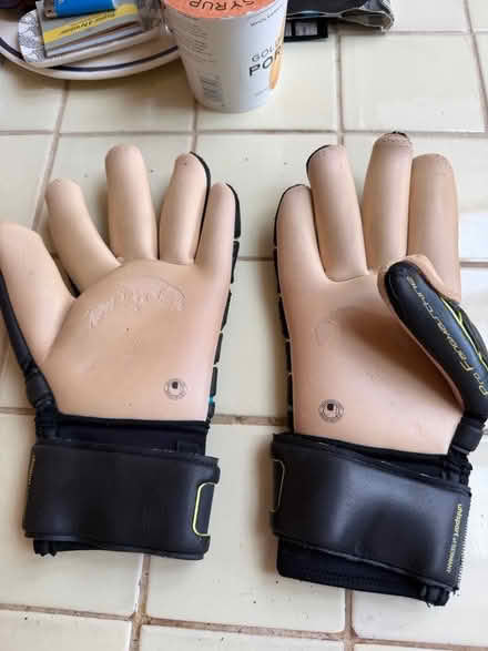 Photo of free Goalkeeper gloves size 7 (Cumnor OX2) #2