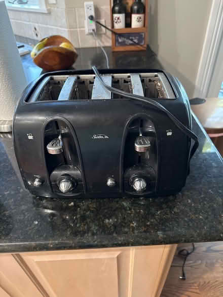 Photo of free Old toaster (Plainfield and Bailey, Darien) #1