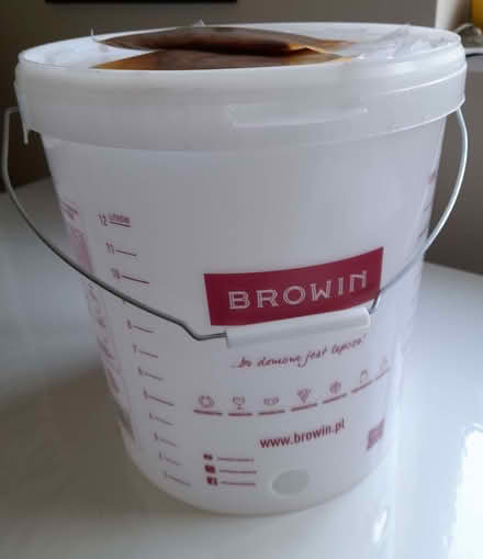 Photo of free Fermenting bucket and scoobies (Malvern Link WR14) #1