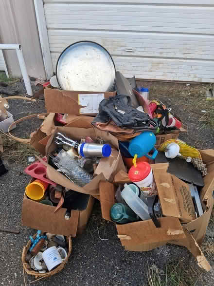 Photo of free Lots of free items (South leach avenue) #4