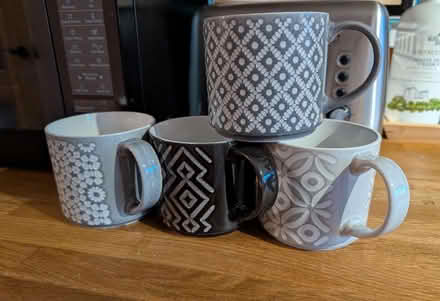 Photo of free 4 Large black/grey/white mugs (Woodhall AL7) #1