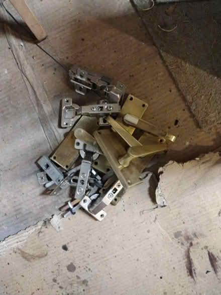 Photo of free Door & cupboard joinery/handles (Dunstable LU5) #1