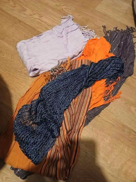 Photo of free 5 scarfs (Hollywood, B47) #1