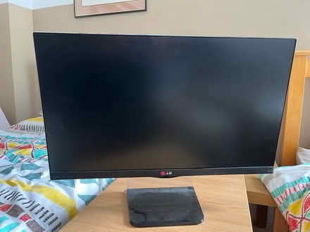 Photo of free Computer monitor/ screen (Surbiton KT6) #1