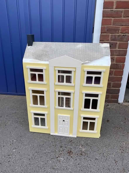 Photo of free Dolls house (ST14) #1