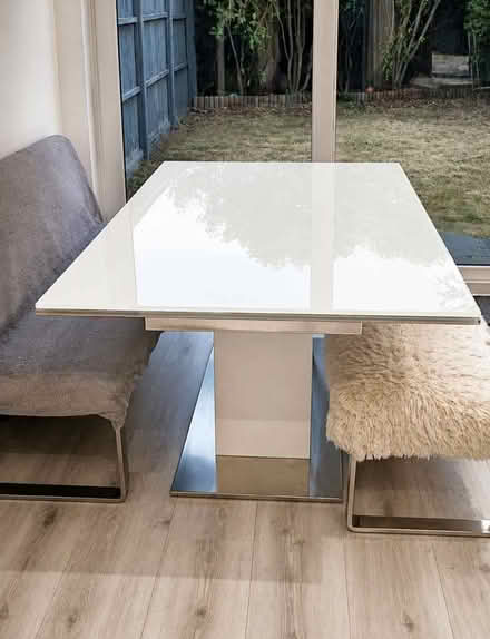 Photo of free Dining table (En10 6pr) #2