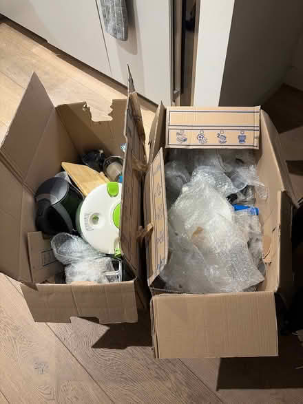 Photo of free full kitchen utensils box available to collect (Tooley Street SE1) #1