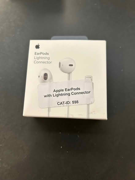 Photo of free EarPods with Lightning connection (Norham Manor OX2) #1