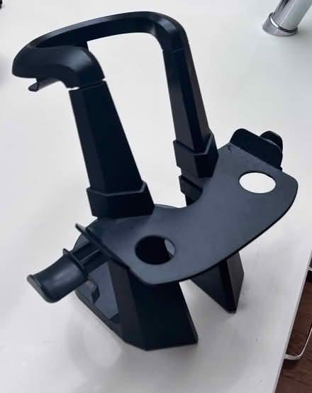 Photo of free VR (virtual reality) headset holder (Bear Flat BA2) #1
