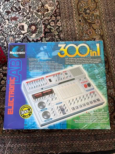 Photo of free 300 in 1 electronic lab kit (Cupertino by De Anza College) #1