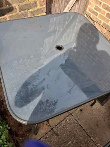 Photo of free Garden table and 3 chairss (Next to Lister hospital..) #2