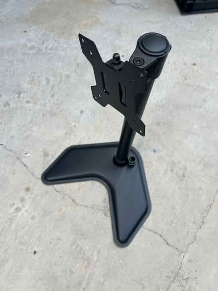 Photo of free Stand for monitor (Hawthorne) #2