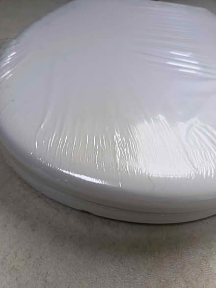 Photo of free Very slightly damaged toilet seat (Widcombe, Bath BA2) #3
