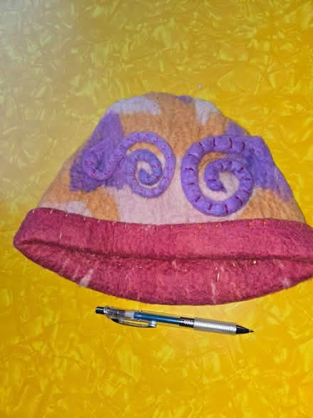 Photo of free felted wool hats (Maple Leaf / Northgate) #1
