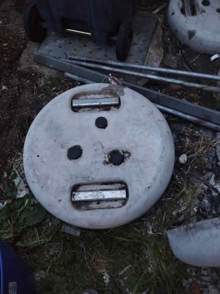 Photo of free 60cm diameter concrete (Croydon CR0) #1