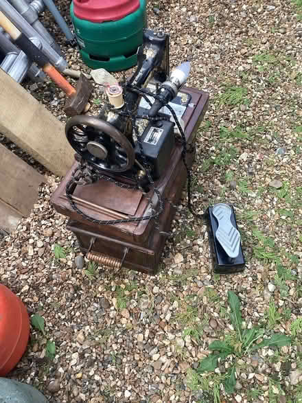 Photo of free Singer sewing machine (Camberley) #1