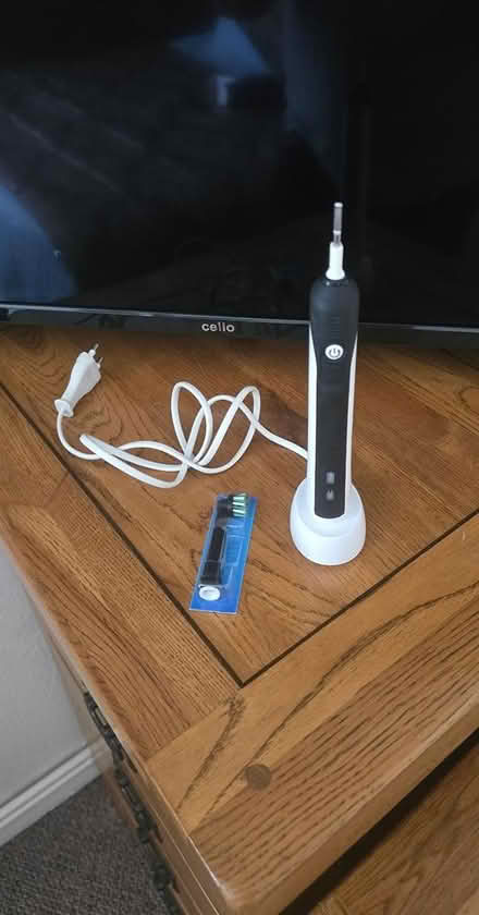 Photo of free Oral B electric toothbrush (Pensnett DY5) #1