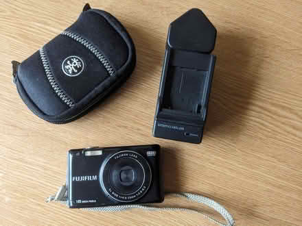 Photo of free Fujifilm Digital Camera & Charger / Pouch (Racecourse IP3) #1