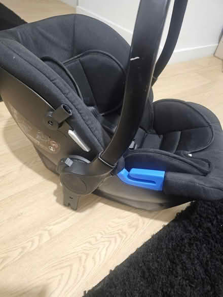 Photo of free Baby car seat (Reading RG1) #3