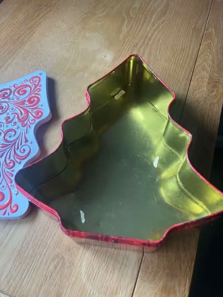 Photo of free Walkers shortbread tin (Emerson’s Green BS16) #1