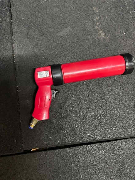Photo of free Air operated caulking gun (WR4 warndon) #2