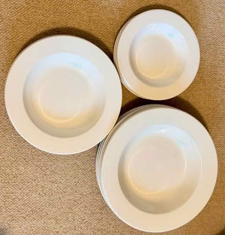 Photo of free Dunsen Fine China Plates (Grenoside S35) #1
