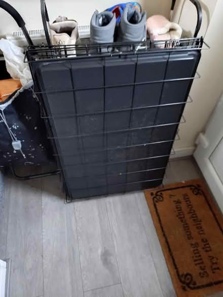 Photo of free Large dog crate (Barnetby le Wold DN38) #1