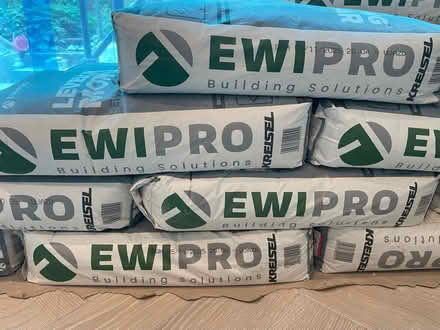 Photo of free EWI PRO levelling mortar (Highgate N6) #1