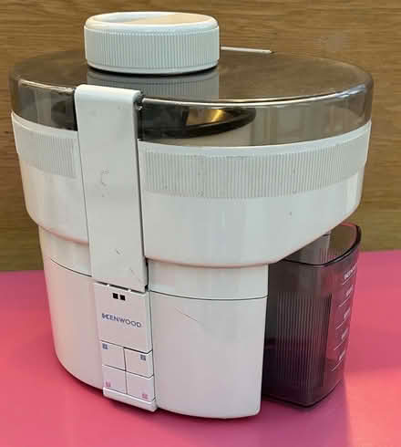 Photo of free Kenwood JE600 Centrifugal 2 Speed Juicer Fully Working (South Hampstead NW6) #1