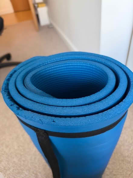 Photo of free Yoga mat, good condition (Surrey Quays se16) #4