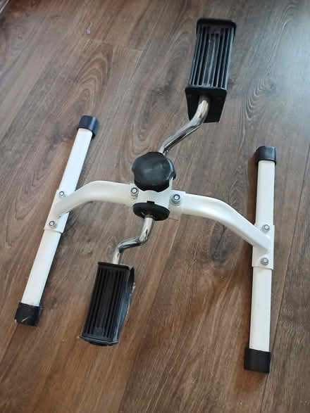 Photo of free Mini pedal exerciser (earls court W8) #1