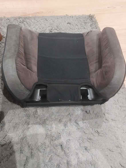Photo of free Child's booster seat (Purley CR8) #3
