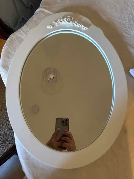 Photo of free Round small mirror (E6) #1