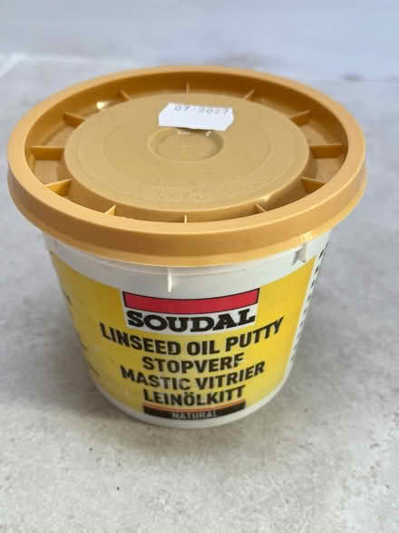 Photo of free B&Q Window glazing putty linseed (Argyle OX4) #1