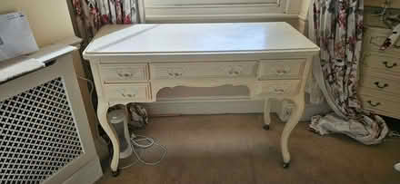 Photo of free Desk / Dressing table (Chelsea SW10) #1
