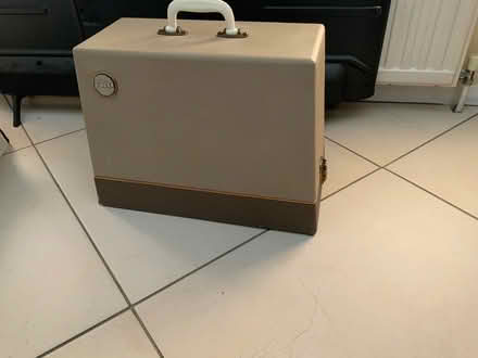 Photo of free Old singer sewing machine (Crowthorne RG45) #1