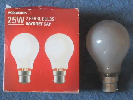 Photo of free Three old light bayonet light bulbs - 2x25 Watt, 1x100 Watt (Kingsway BA2) #1