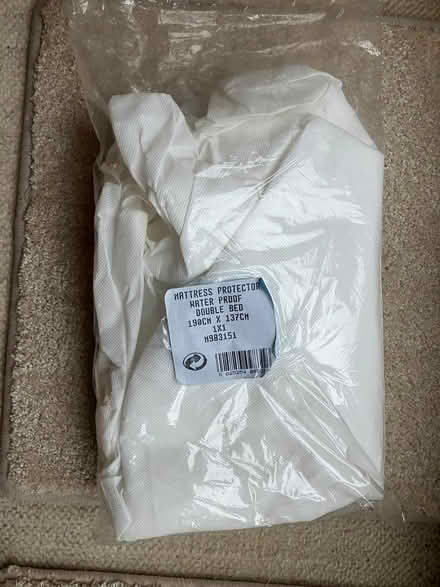 Photo of free Mattress Protector (Pinkneys Green SL6) #2