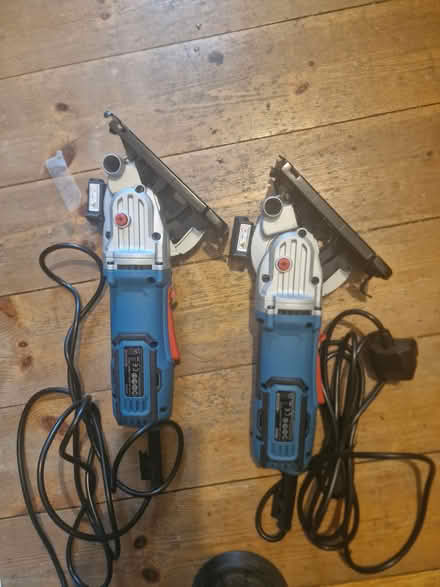 Photo of free 2 x Erbauer Mini Circular Saws (earls court W8) #1