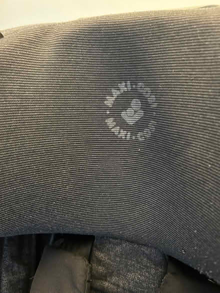 Photo of free Maxi Cosi car seat (Barkingside IG6) #4