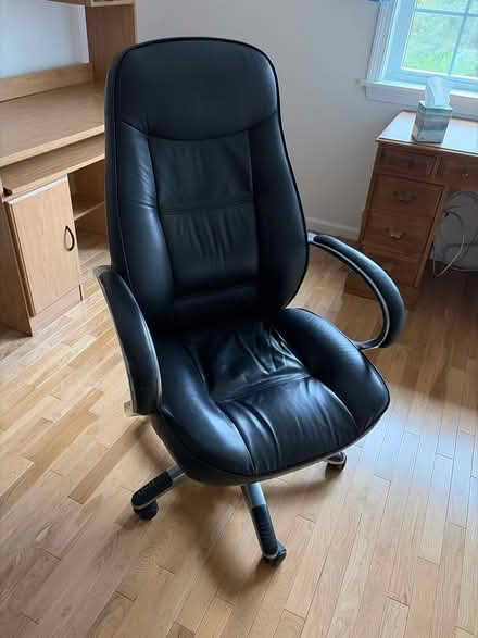 Photo of free Black office chair (Off Lexington st in Waltham) #1